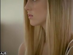 Член запутался в ее длинных волосах