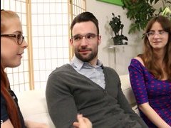 Смотреть порно натягивают на толстый член