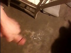 Очень большой член ей больно