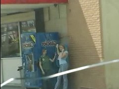 Огромный член рвет мокрую писю