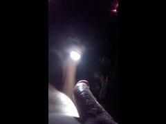 Возбуждает девушек большой член