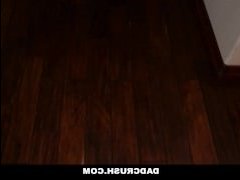 Грудастая блондинка сосет большой хуй