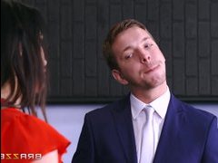 Сидит на огромном члене