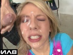 Девку насадили на длинный хуй