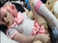 Подставила свою пизду под толстый хуй
