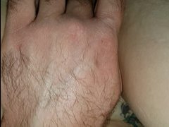 Большой хуй вонзает пизду