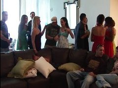 Огромный член в зоднице